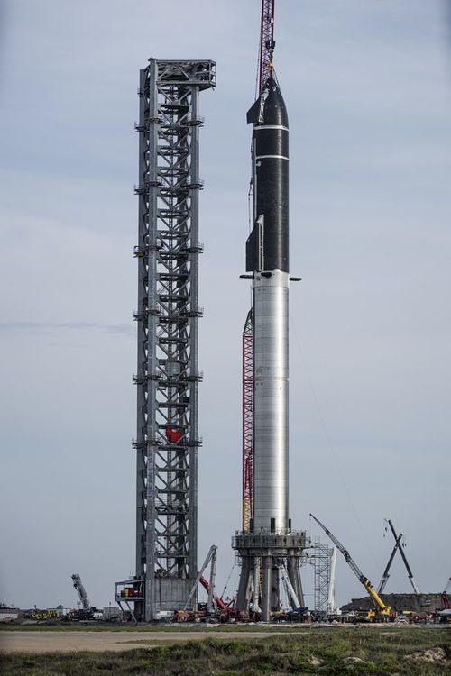 马斯克星舰SN20试飞:太空探索的新里程碑